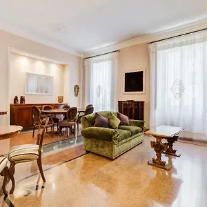 Tibullo - Classic & Elegant Center , Rome Italy